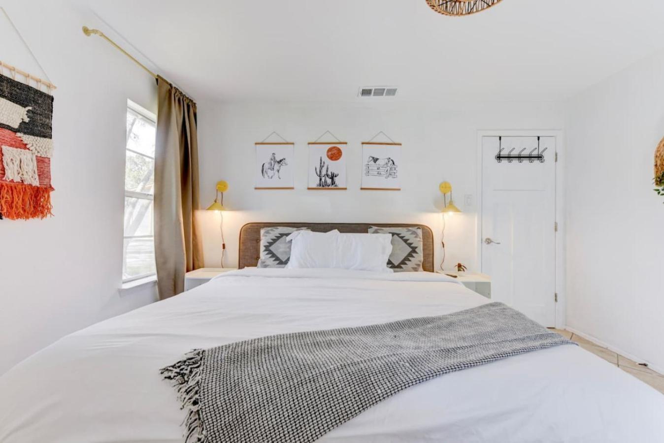 Downtown - Shiner Bungalow At Beer Ranch Project Wimberley Extérieur photo