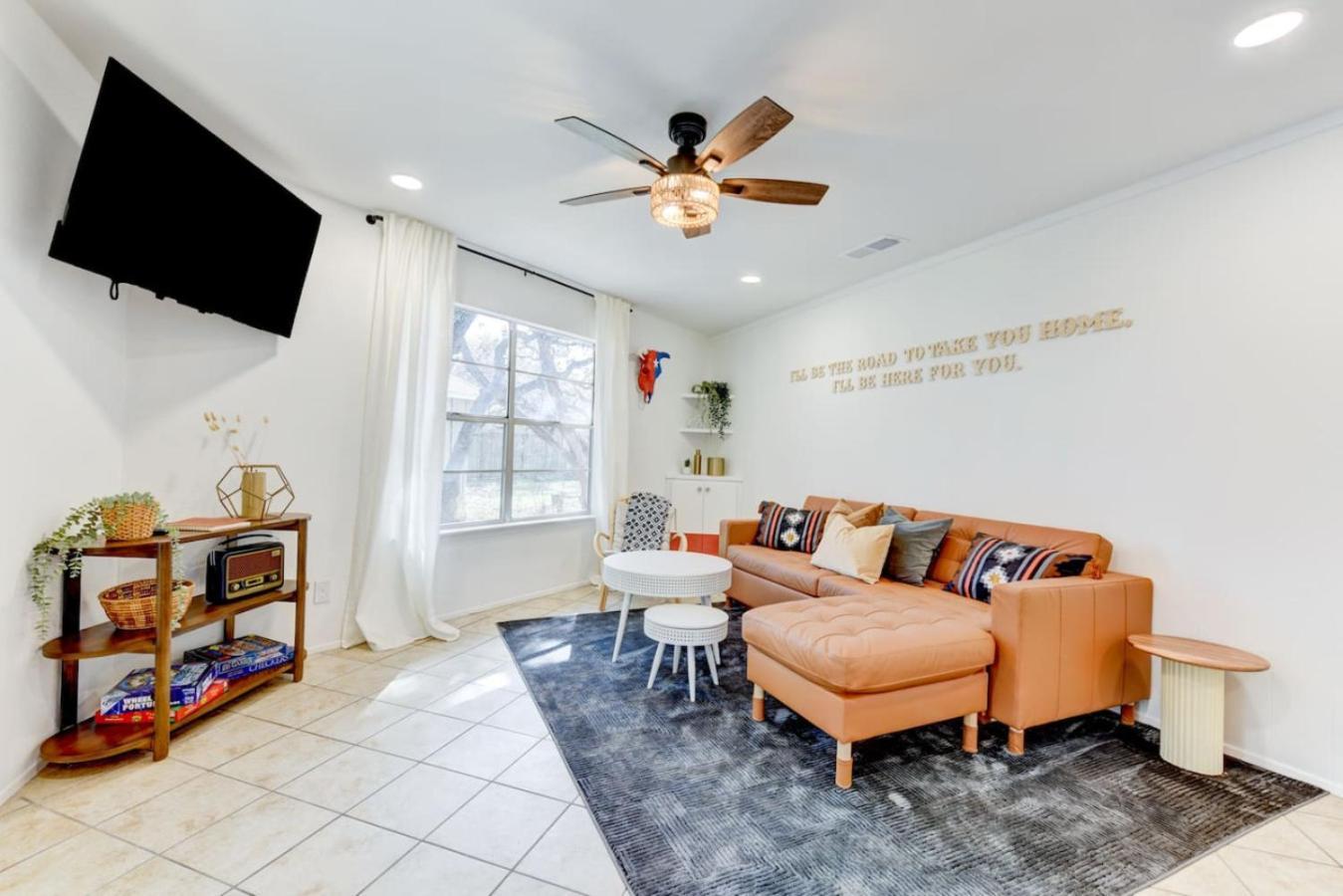 Downtown - Shiner Bungalow At Beer Ranch Project Wimberley Extérieur photo